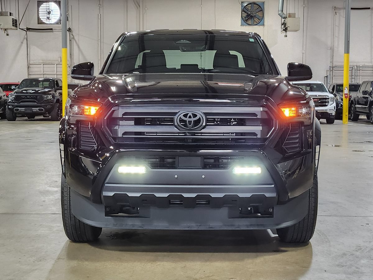 Used 2025 Toyota Tacoma SR5 RWD image 2