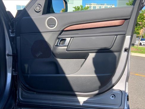 Certified 2025 Land Rover Discovery Dynamic SE AWD/4WD image 22
