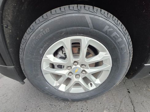 Used 2022 Chevrolet Traverse LS AWD/4WD image 10