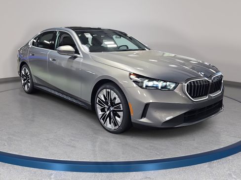 New 2027 BMW 530i xDrive AWD/4WD image 3