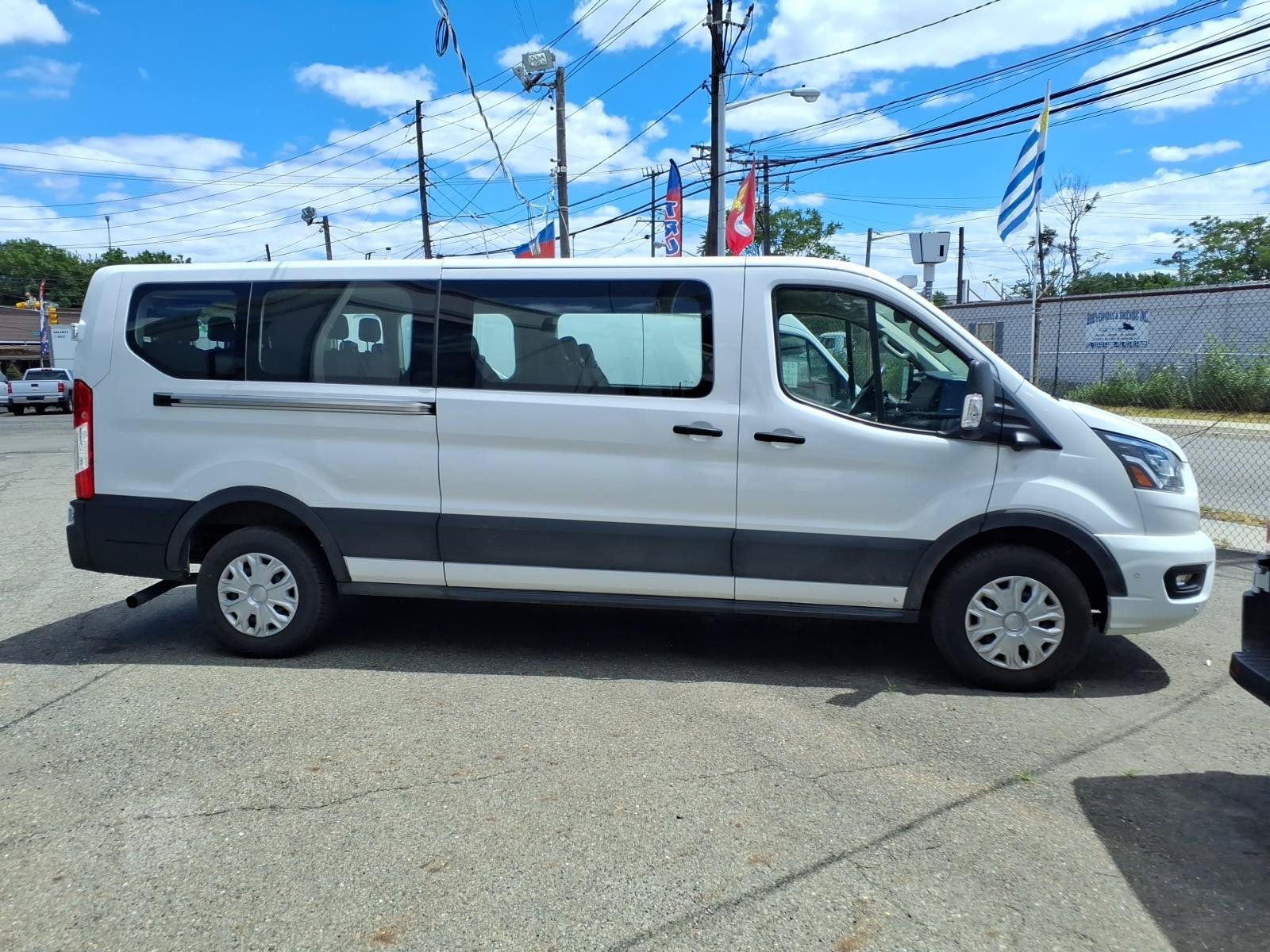 Used 2023 Ford Transit 350 XLT RWD image 8
