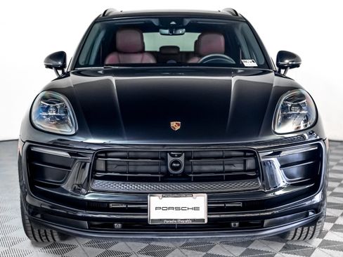 Certified 2025 Porsche Macan image 7