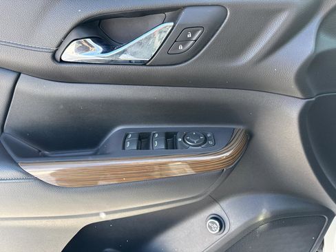 Used 2020 GMC Acadia SLE w/ Driver Convenience Package image 14