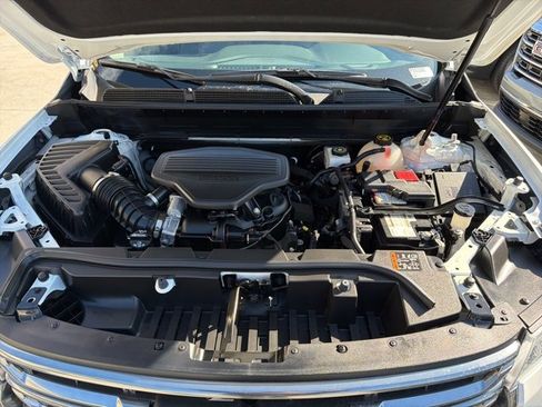 Used 2023 GMC Acadia AT4 image 23