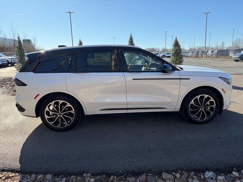 New 2026 Lincoln Nautilus Reserve image 6