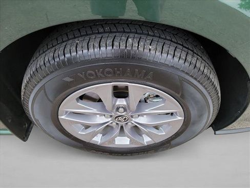 Used 2026 Toyota Sienna LE FWD image 10