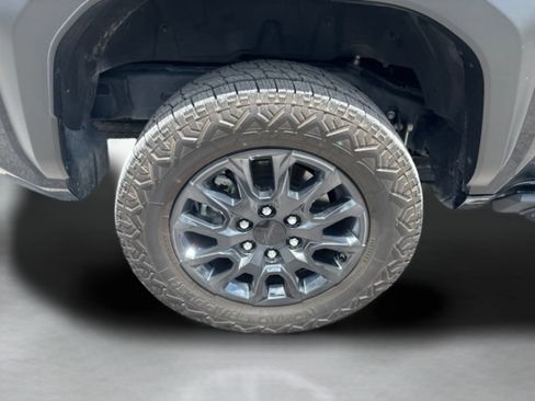 Certified 2025 Toyota 4Runner SR5 AWD/4WD image 34