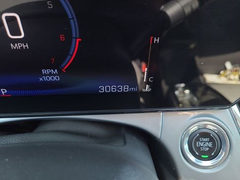 Used 2025 Chevrolet Trax LT FWD image 27