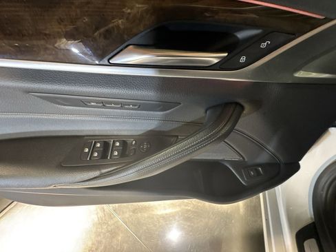 Used 2018 BMW 530i image 19