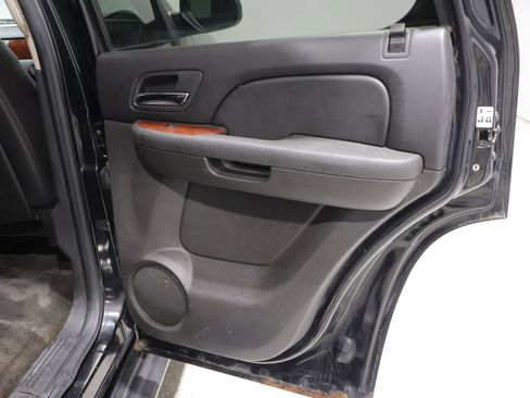 Used 2011 GMC Yukon SLT w/ SLT-2 Equipment Package AWD/4WD image 20