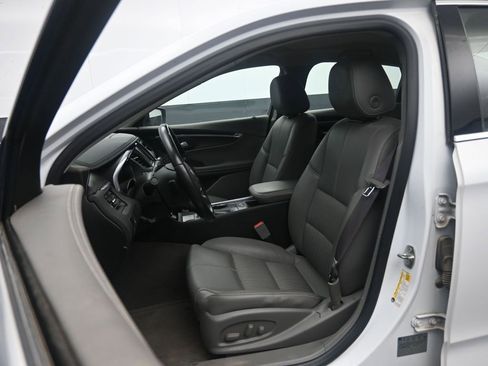 Used 2016 Chevrolet Impala LT image 20