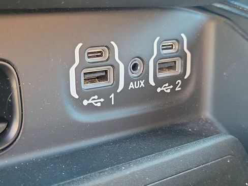 Used 2020 RAM 1500 Laramie AWD/4WD image 24