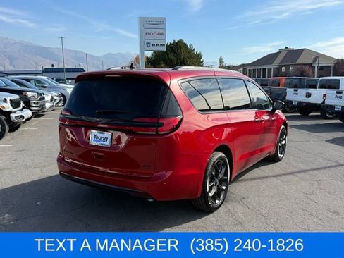 New 2026 Chrysler Pacifica Select w/ S Appearance Package image 6