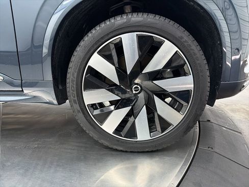 Used 2024 Volvo XC90 T8 Ultimate image 9
