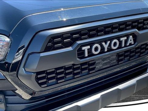 Used 2019 Toyota Tacoma TRD Pro AWD/4WD image 32