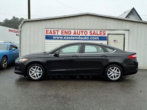 Used 2013 Ford Fusion SE image 2
