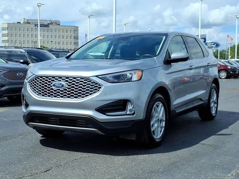 Used 2024 Ford Edge SEL w/ Convenience Package AWD/4WD image 3
