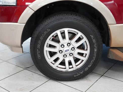 Used 2014 Ford Expedition XLT w/ Equipment Group 202A AWD/4WD image 17