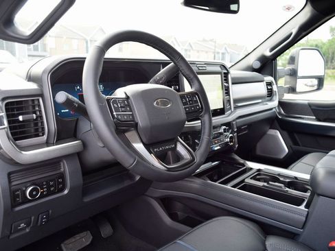 New 2025 Ford F350 Platinum w/ FX4 Off-Road Package image 17