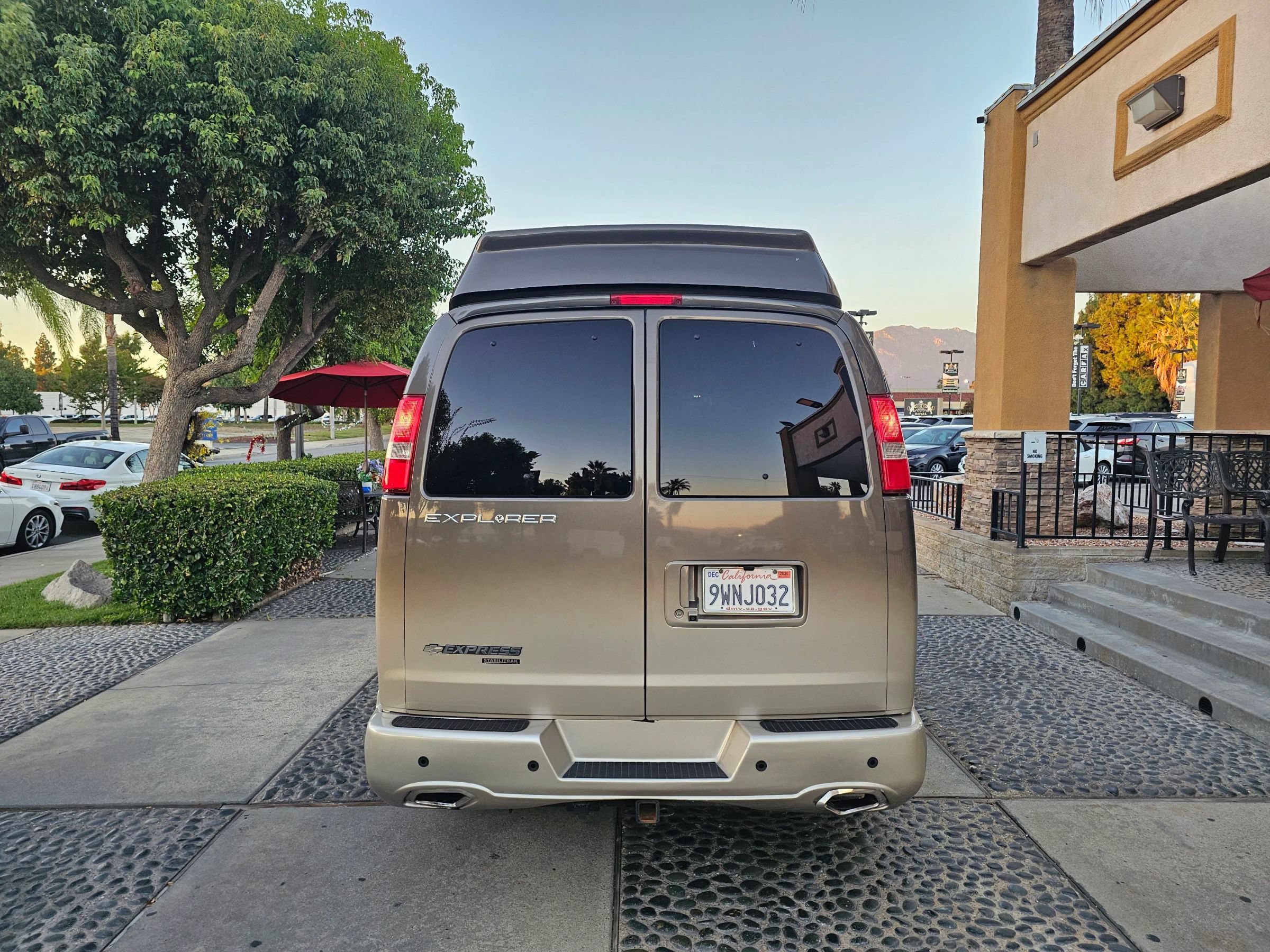 Used 2016 Chevrolet Express 2500 RWD image 6