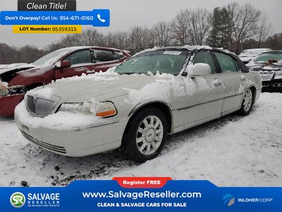 Used 2006 Lincoln Town Car Signature Limited