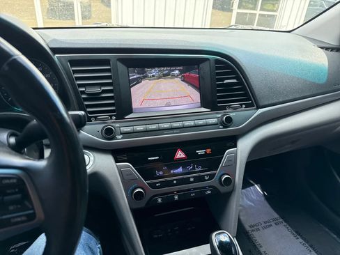 Used 2018 Hyundai Elantra Value Edition FWD image 21