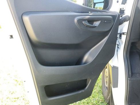 Used 2024 Mercedes-Benz Sprinter 2500 image 29