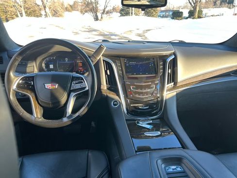 Used 2018 Cadillac Escalade ESV Platinum image 24