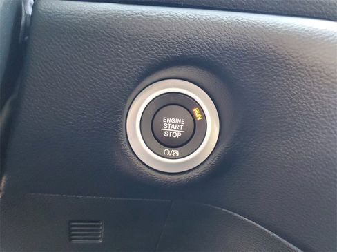 New 2025 Chrysler Voyager LX image 20