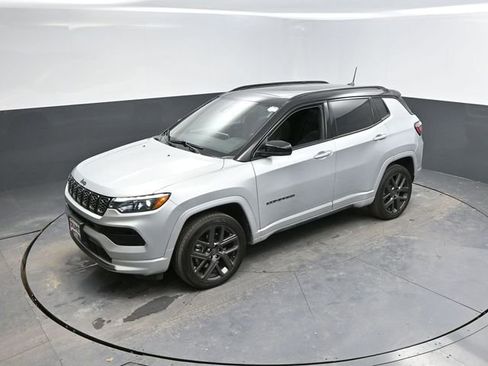 Used 2024 Jeep Compass Limited w/ High Altitude Package image 39