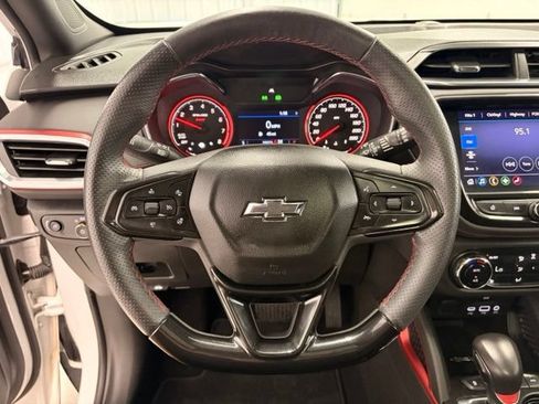 Used 2022 Chevrolet TrailBlazer RS w/ Sun and Liftgate Package AWD/4WD image 16