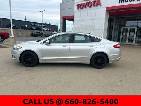 Used 2016 Ford Fusion SE w/ Equipment Group 202A FWD image 9