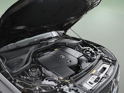 Used 2025 Mercedes-Benz GLC 300 GLC 300 image 24