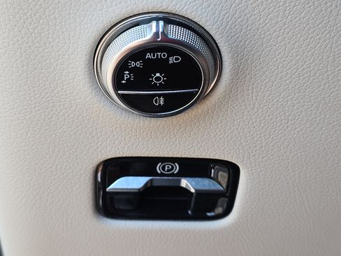 Certified 2023 Mercedes-Benz GLC 300 4MATIC w/ Pinnacle Trim Package image 26