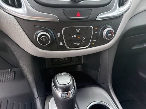 Used 2021 Chevrolet Equinox LS w/ LS Convenience Package FWD image 17