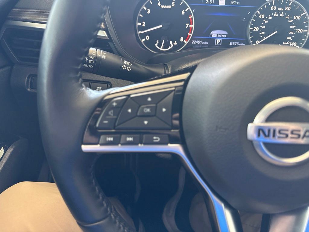 Used 2020 Nissan Altima 2.5 Platinum FWD image 17