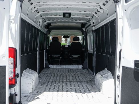 Used 2025 RAM ProMaster 2500 w/ Convenience Group FWD image 8