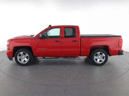 Used 2018 Chevrolet Silverado 1500 Custom w/ Custom Value Package image 6
