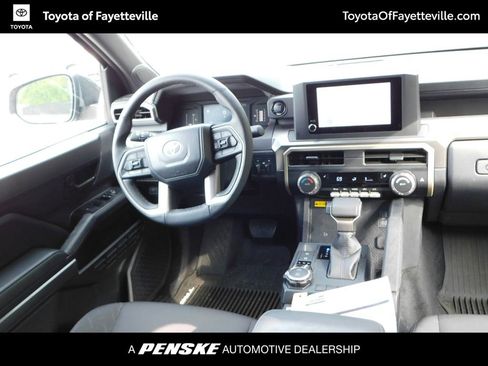 Used 2025 Toyota Tacoma SR5 AWD/4WD image 7