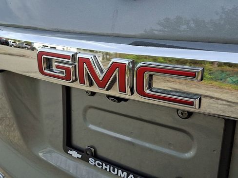 Used 2023 GMC Acadia SLT w/ Preferred Package AWD/4WD image 35