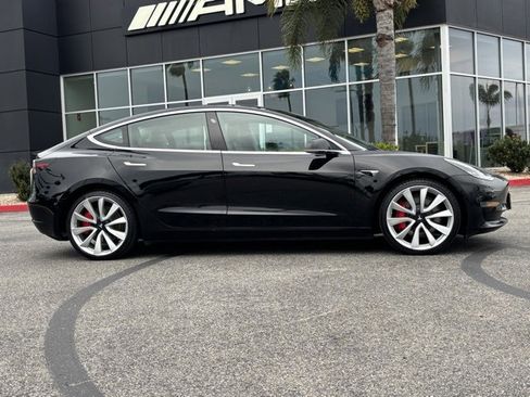 Used 2019 Tesla Model 3 Performance image 2