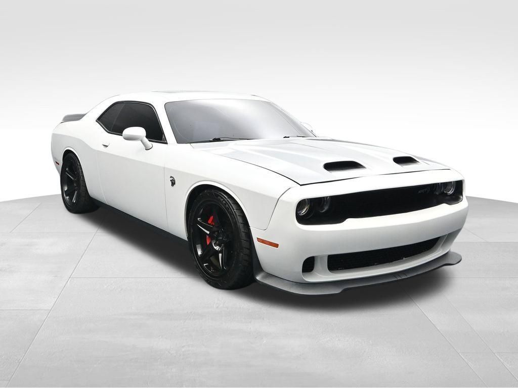 Used 2016 Dodge Challenger SRT Hellcat RWD image 7