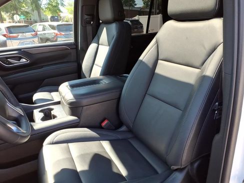 Used 2022 Chevrolet Tahoe Z71 w/ Luxury Package AWD/4WD image 21
