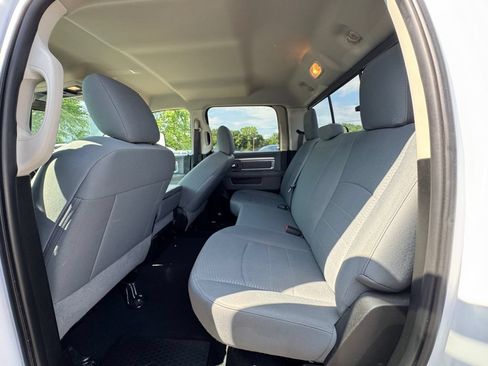 Used 2019 RAM 1500 Classic SLT AWD/4WD image 35