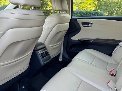 Used 2013 Toyota Avalon XLE Touring FWD image 9