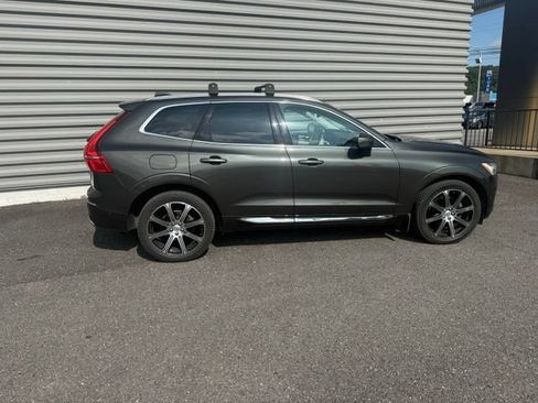 Used 2018 Volvo XC60 T5 Inscription w/ Luxury Seat Package AWD/4WD image 3