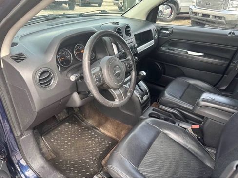 Used 2014 Jeep Compass Latitude w/ Sun/Sound Group AWD/4WD image 12