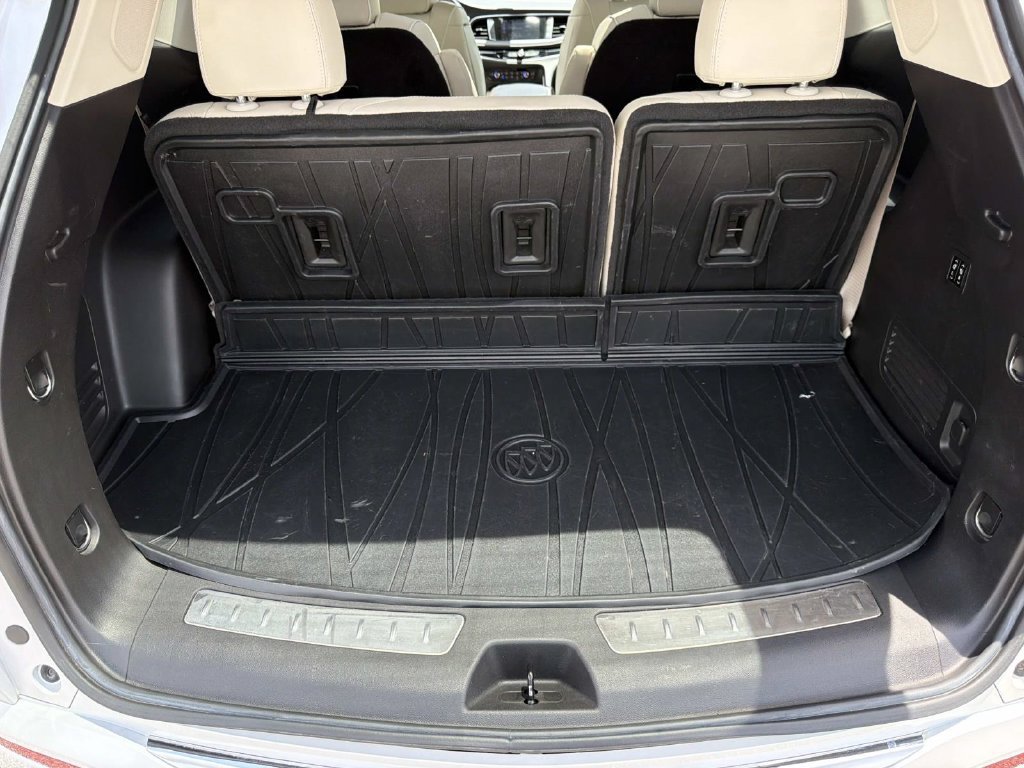 Used 2023 Buick Enclave Avenir FWD image 17
