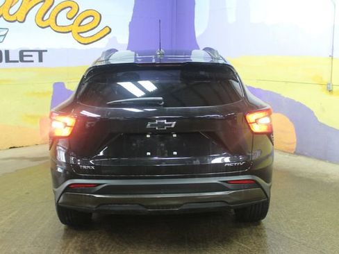 Used 2025 Chevrolet Trax ACTIV image 7