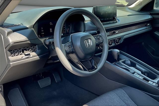 Used 2025 Honda Accord SE image 19
